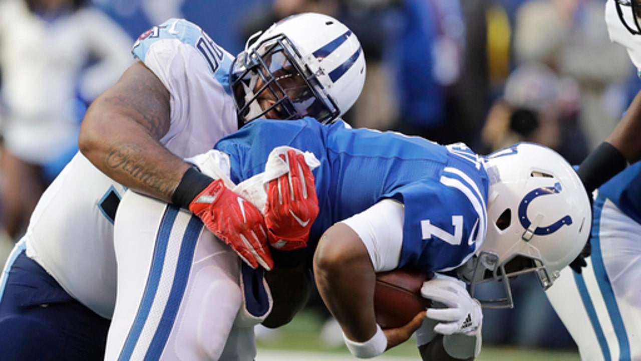 Tennessee puts pressure on Colts in 20-16 victory
